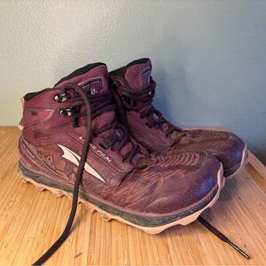 Altra Lone Peak 4 Hiking Boots
